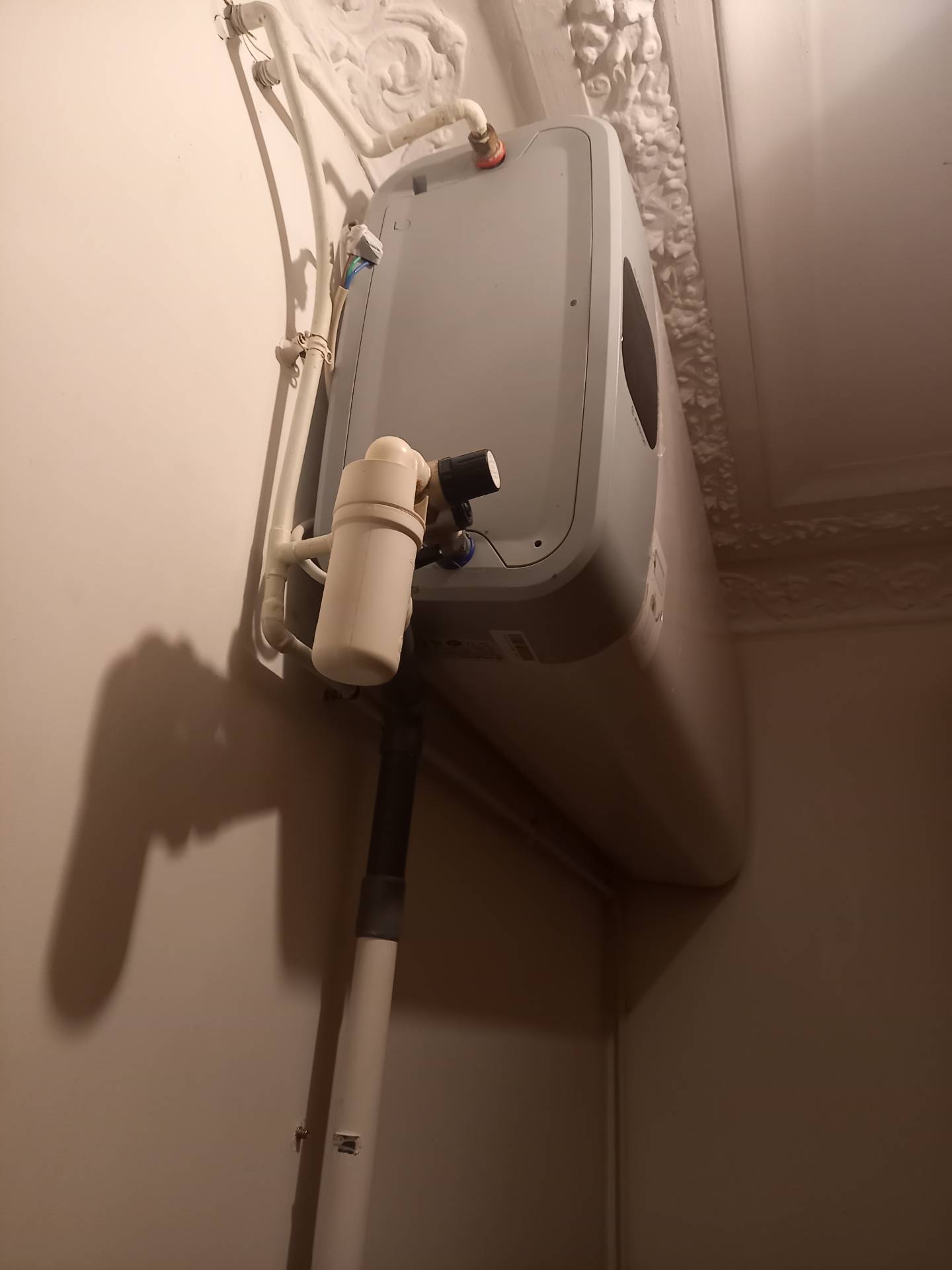 Mise en sécurité électrique avant relocation — 2 points à reprendre (Paris 9e)