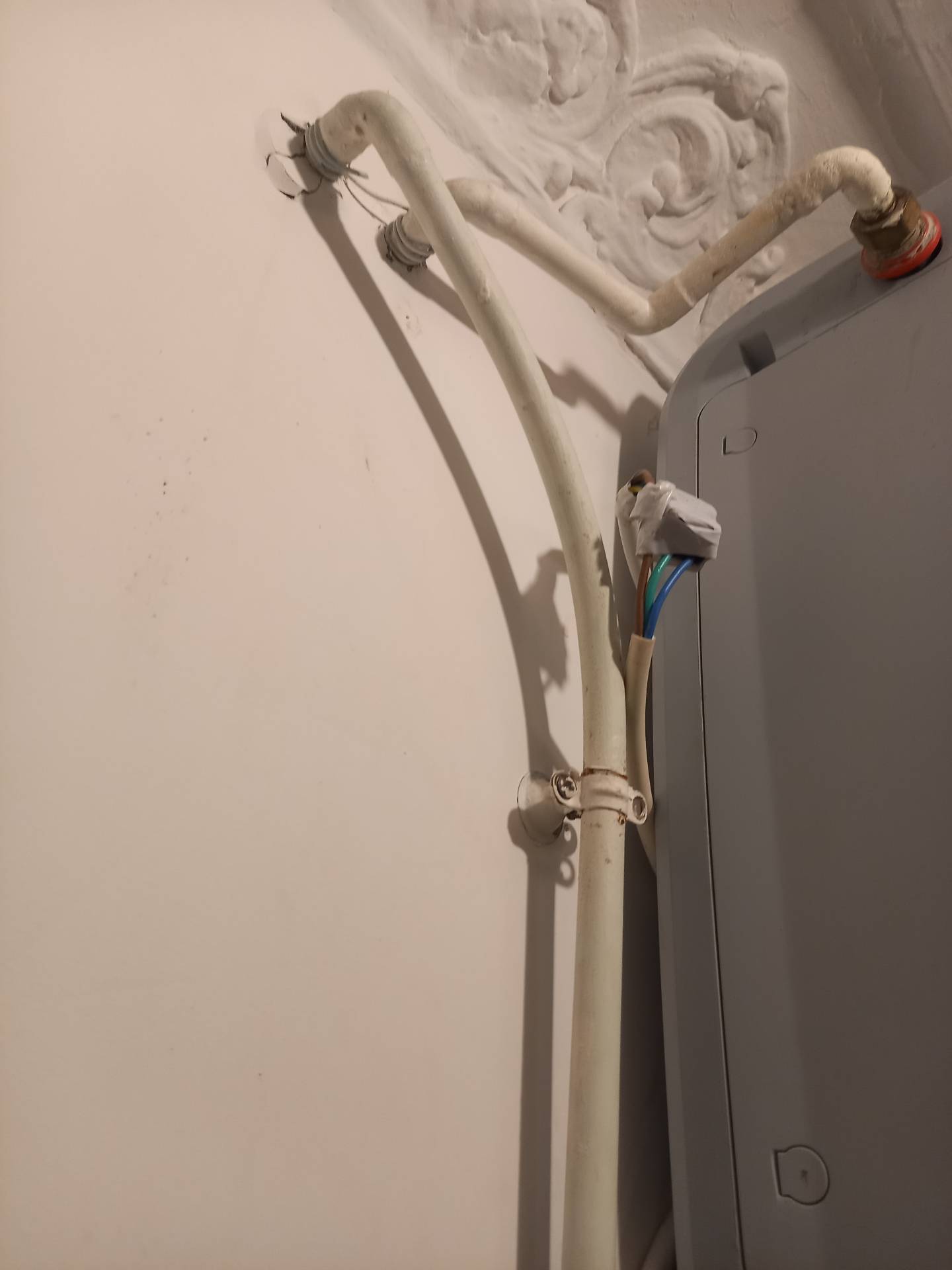 Mise en sécurité électrique avant relocation — 2 points à reprendre (Paris 9e)
