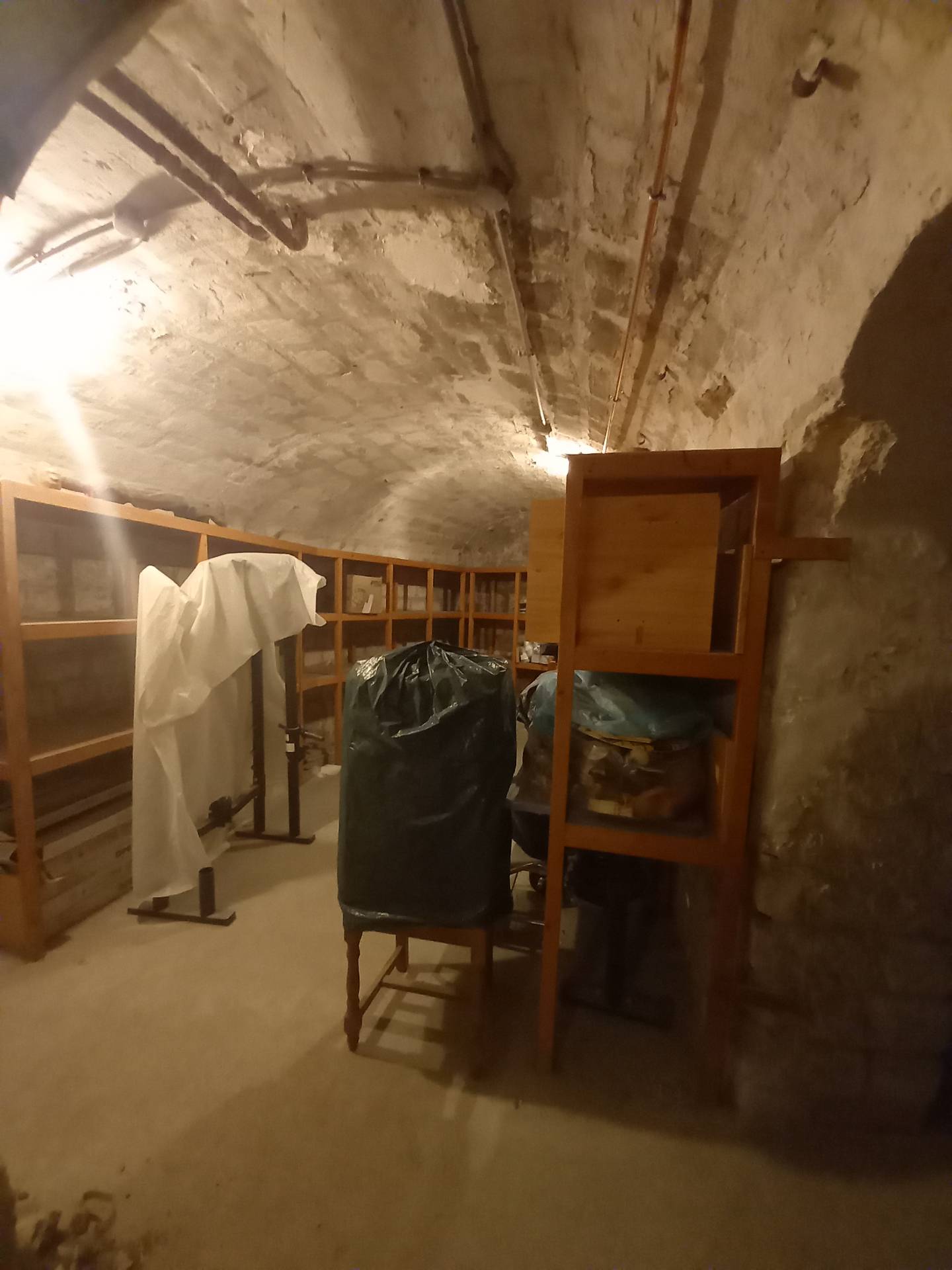 Débarras des encombrants d'un lot de 3 caves