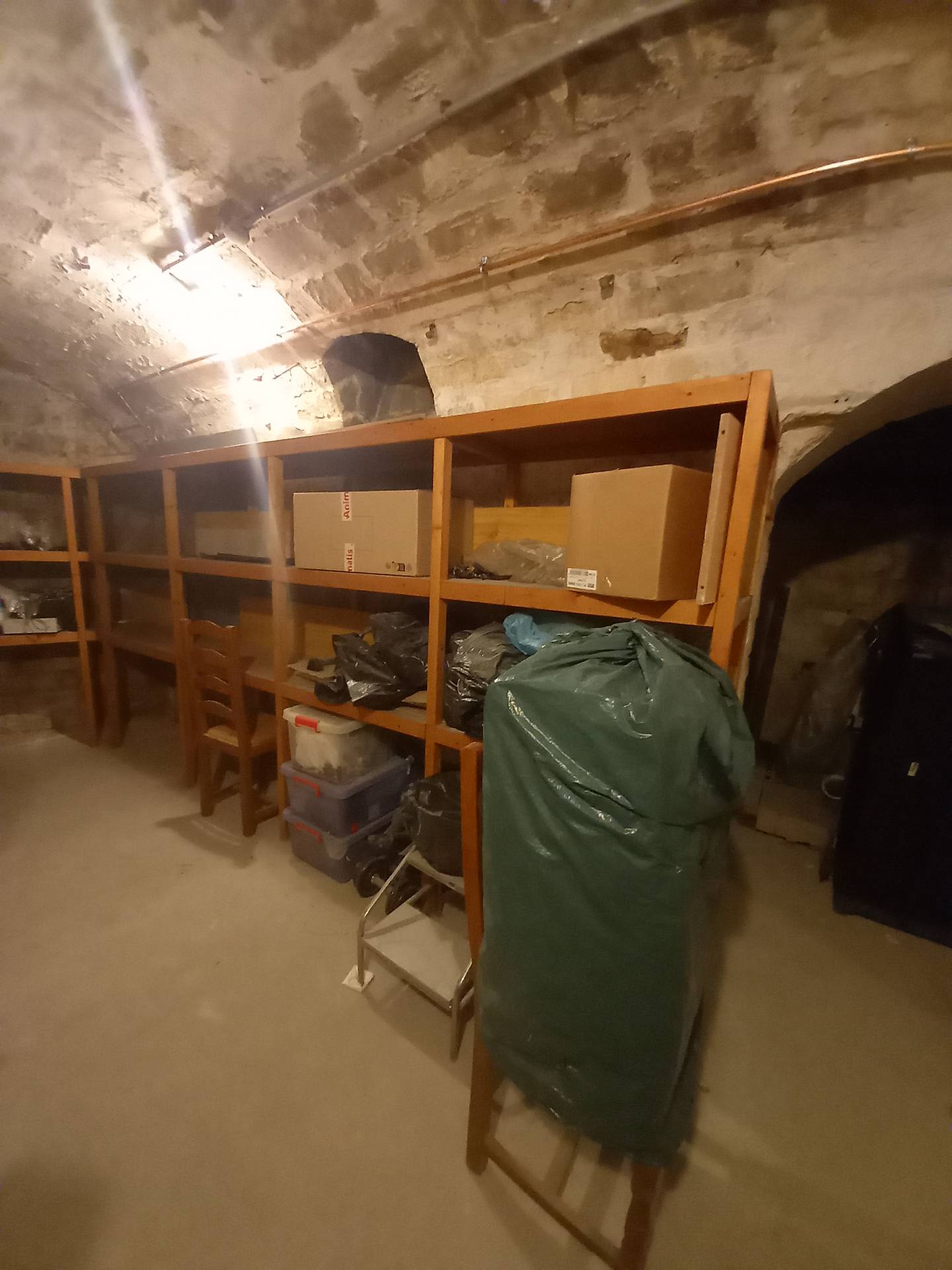 Débarras des encombrants d'un lot de 3 caves