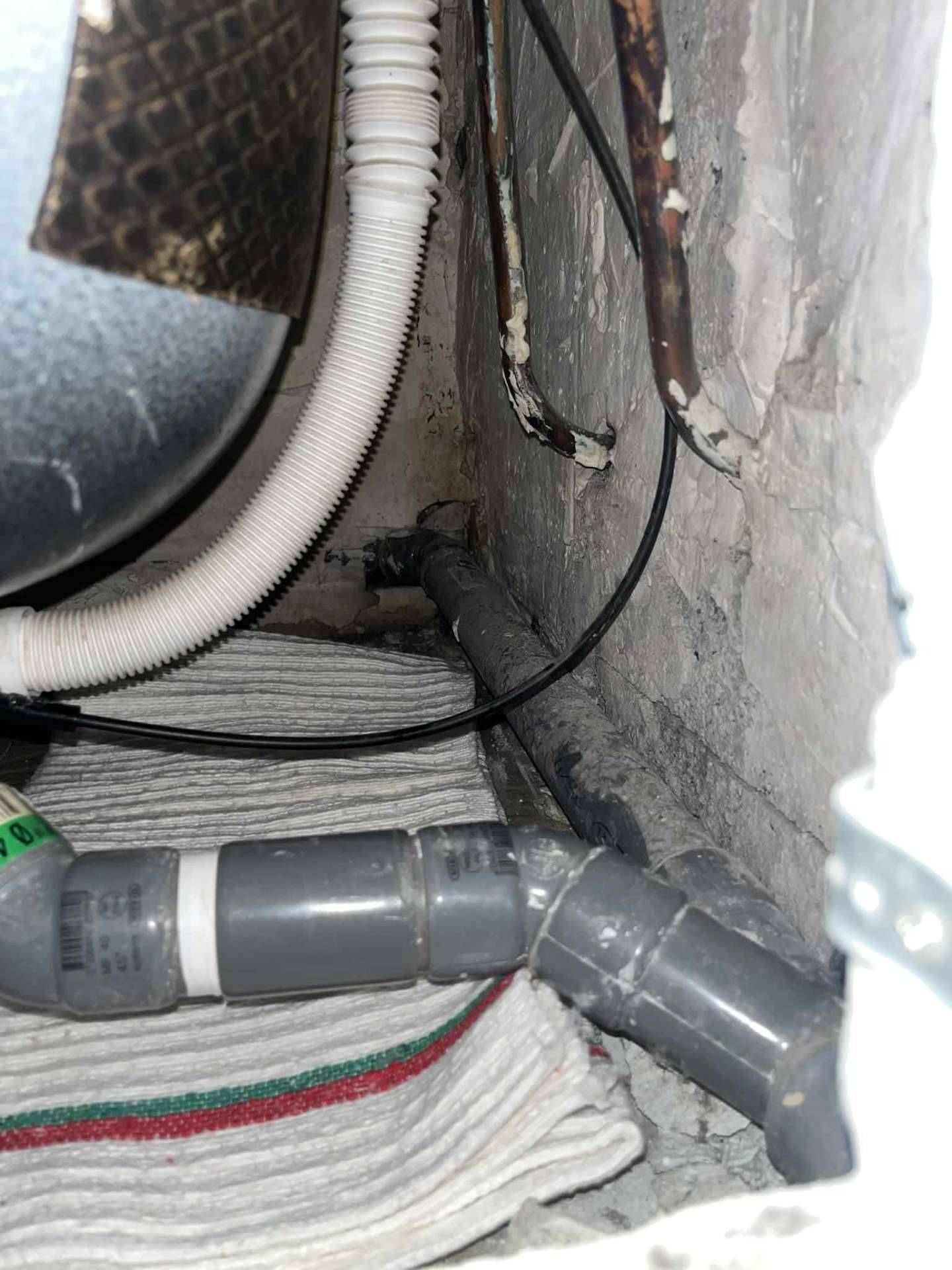 Baignoire bouchée + Fuite