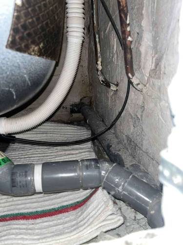 Baignoire bouchée + Fuite