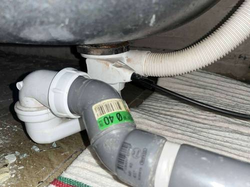 Baignoire bouchée + Fuite