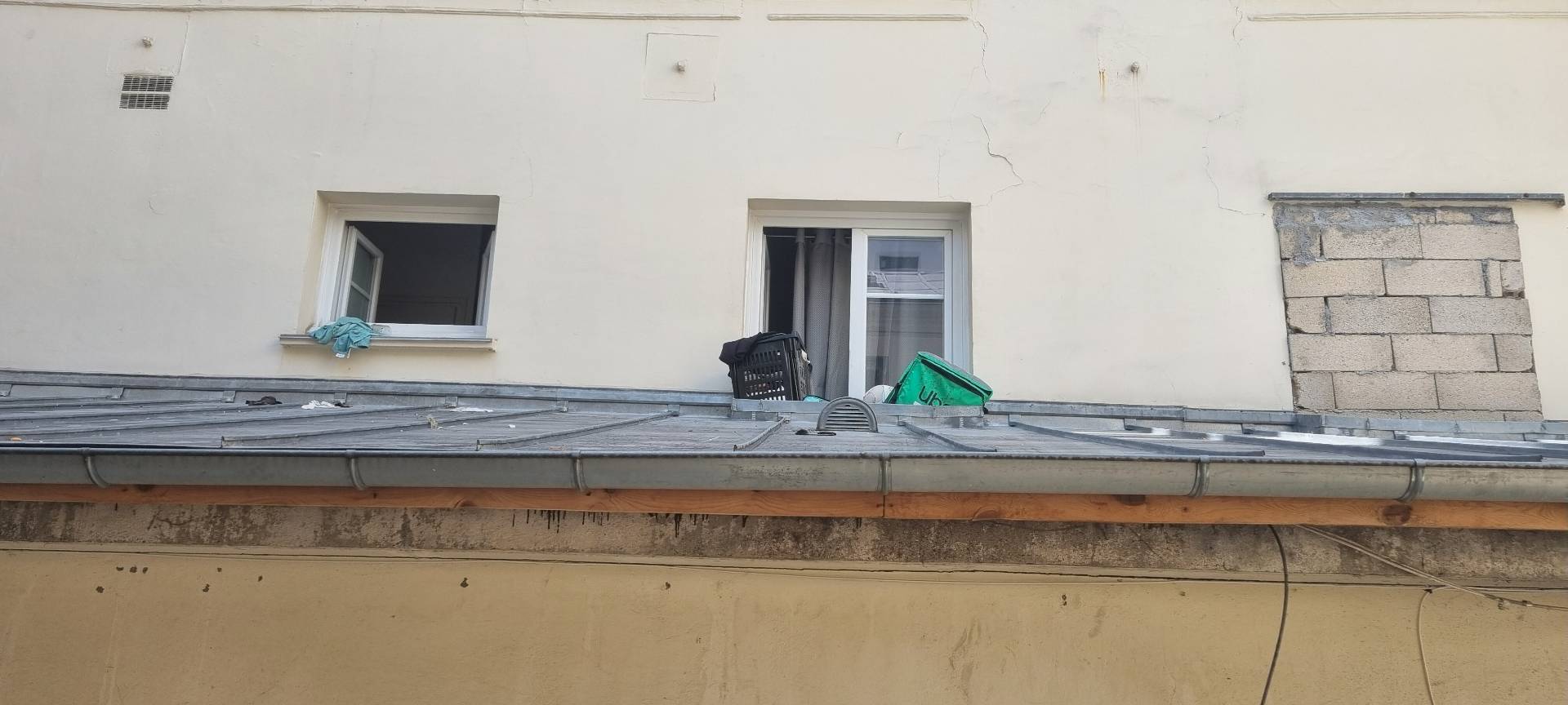 Démolition d'un murage fenêtre et d'une porte murée