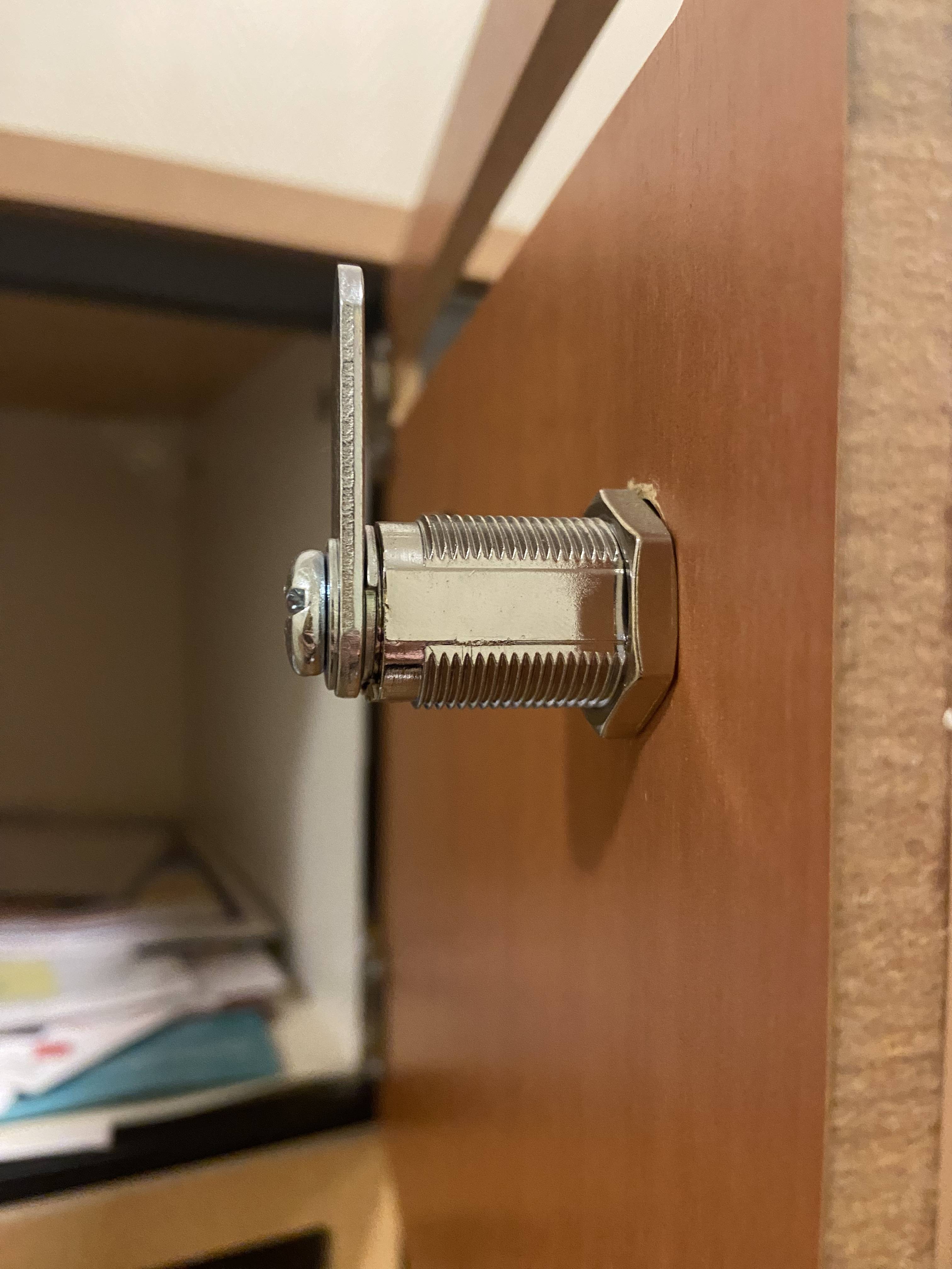 Remplacement serrure boite aux lettres