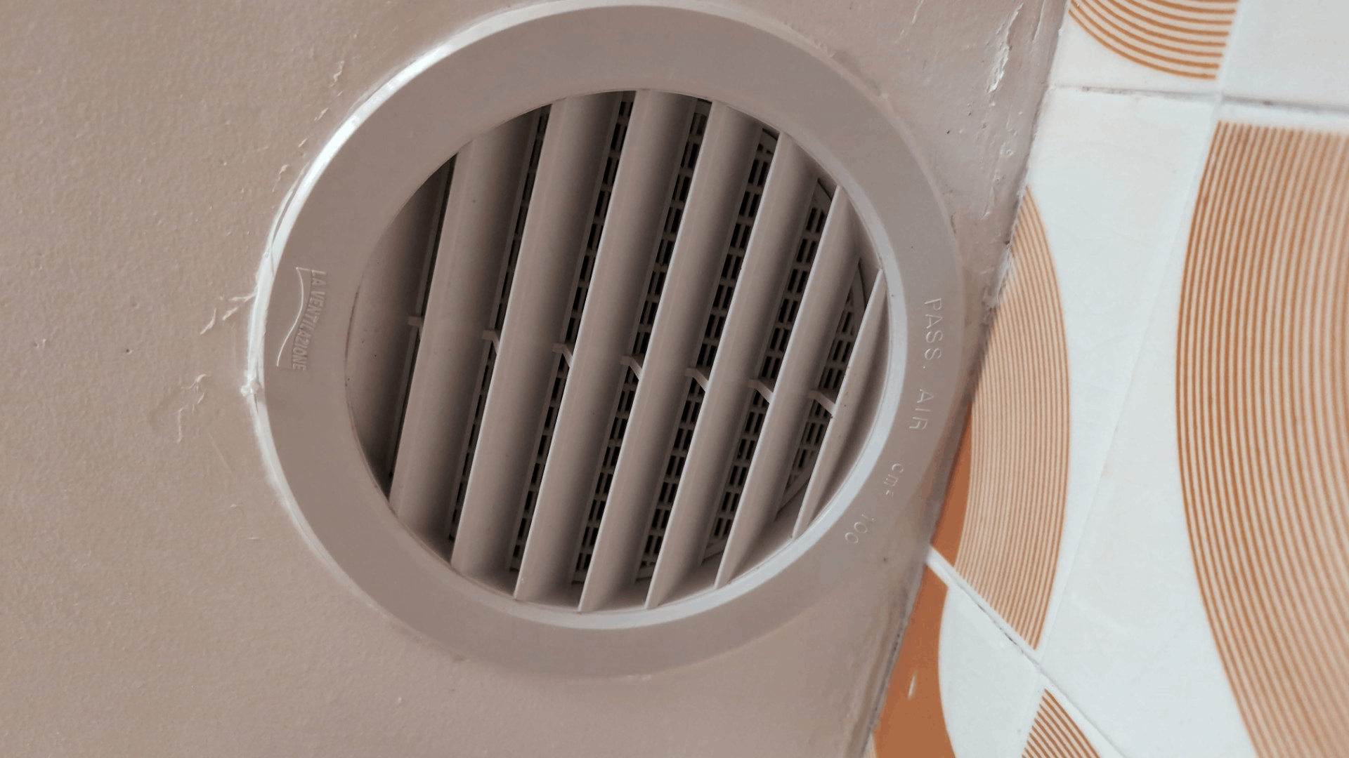 Recherche artisan pour création VMC dans un studio